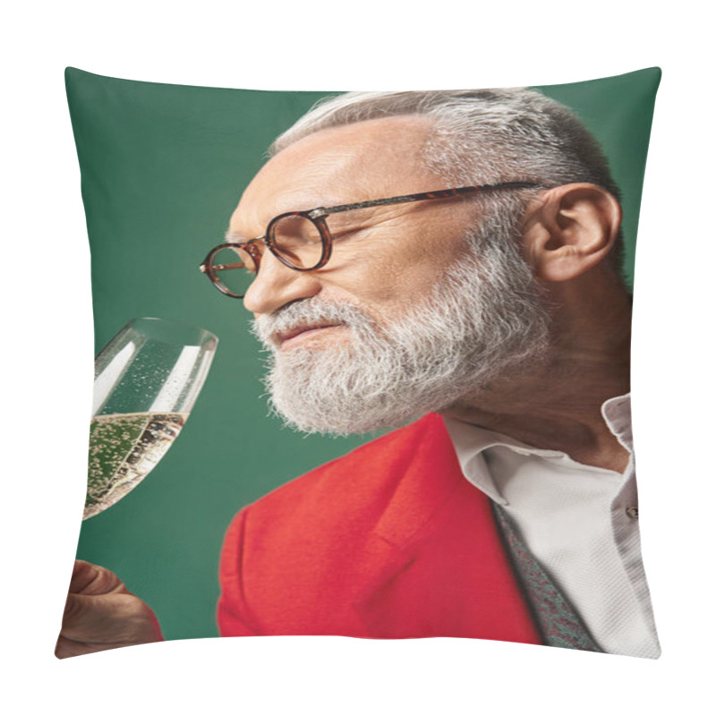 Personality  Portrait Of Santa With White Beard And Glasses Enjoying Champagne On Green Backdrop, Winter Concept Pillow Covers