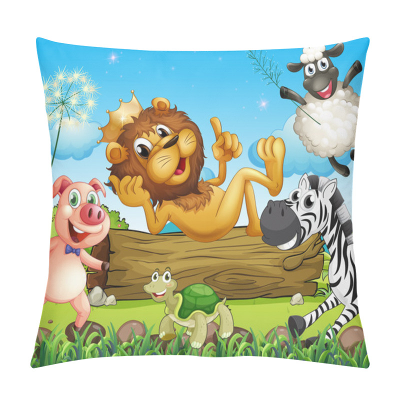 Personality  A King Lion Surrounded With Animals Pillow Covers