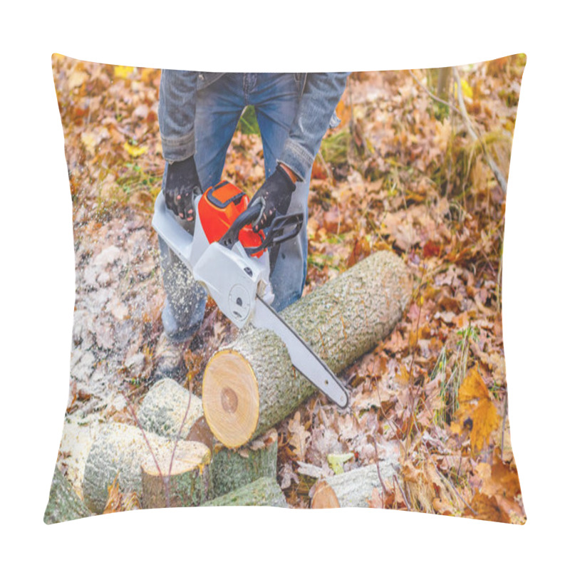 Personality  Professional Lumberjack In Action. Cutting Tree Trunk With Chainsaw In Forest Setting Pillow Covers