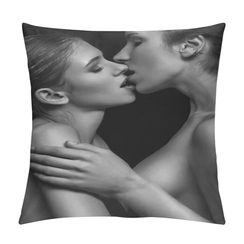 Personality  Two Women Kissing Pillow Covers