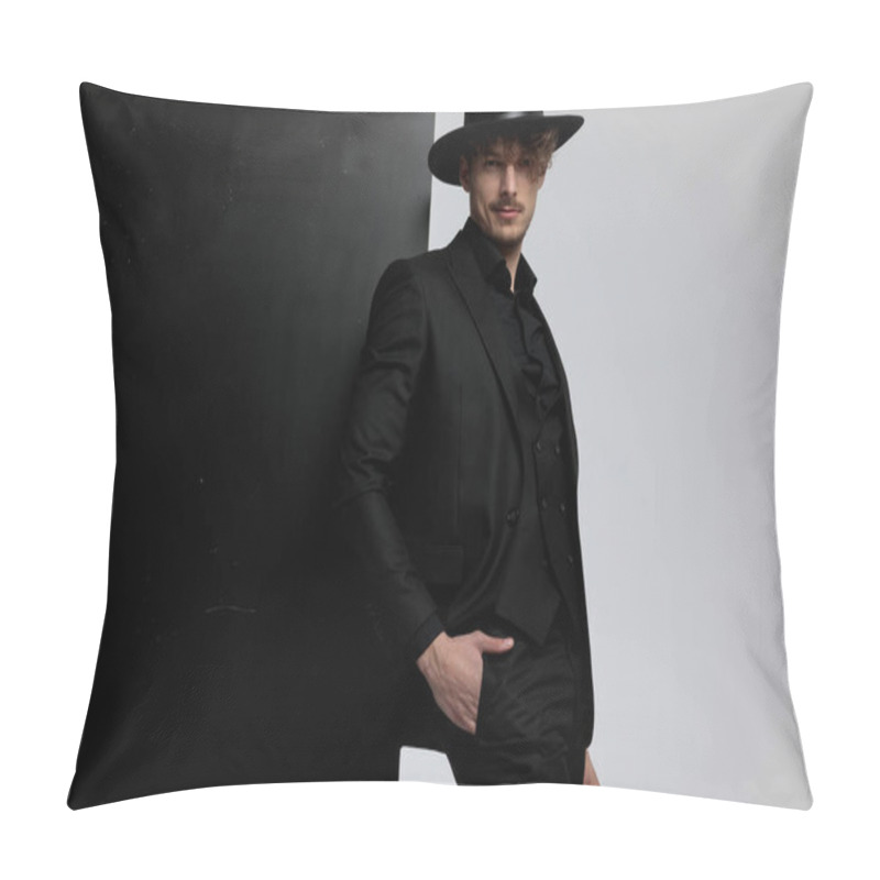 Personality  Charming Fashion Model Posing With His Hand In His Pocket While Wearing Suit And Hat, Standing On Black And White Studio Background Pillow Covers