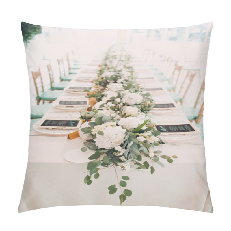 Personality  Wedding Decor With Flowers In  Restaurant Pillow Covers