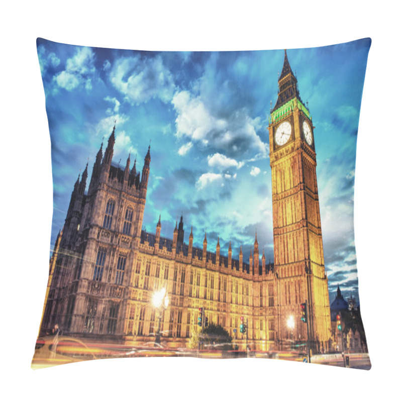 Personality  Big Ben And House Of Parliament At Dusk From Westminster Bridge Pillow Covers