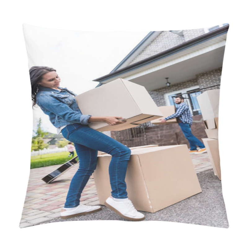 Personality  Couple Moving Into New House Pillow Covers