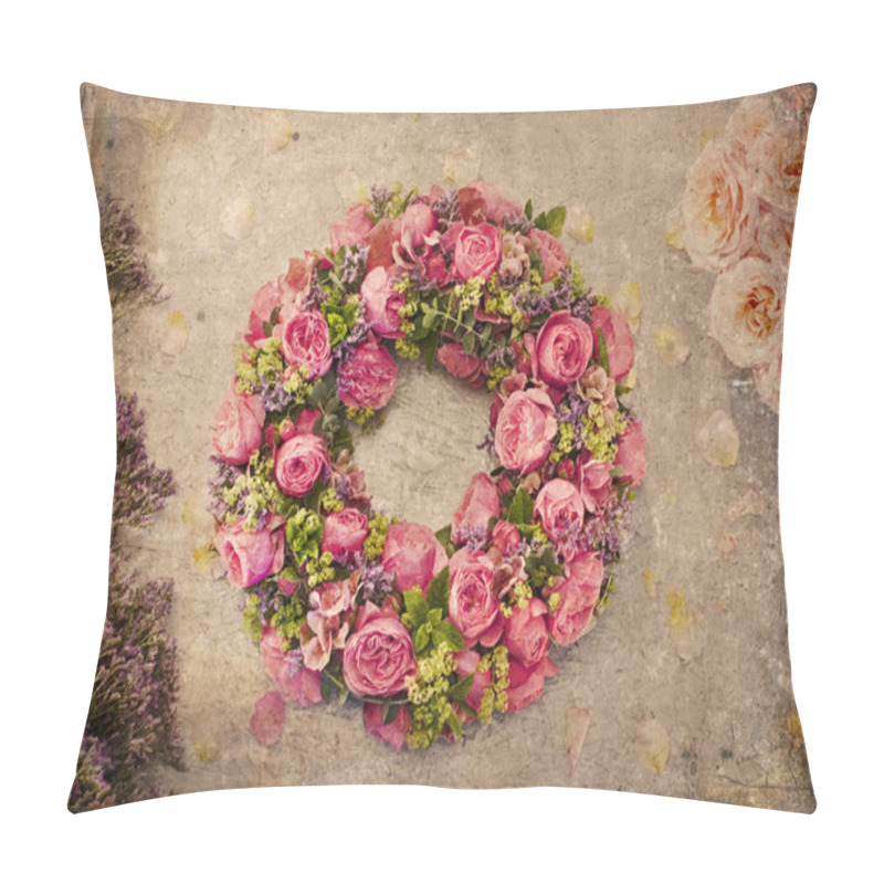 Personality  Wreath Of Red Roses On An Old Table Pillow Covers