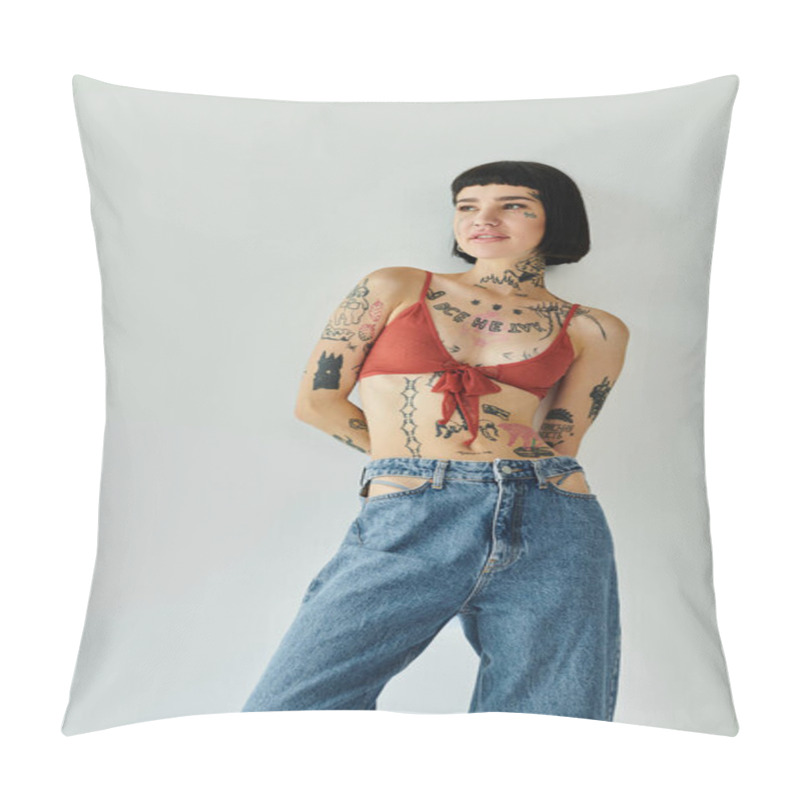 Personality  A Young Woman Confidently Showcasing Her Tattoos In Trendy Attire. Pillow Covers