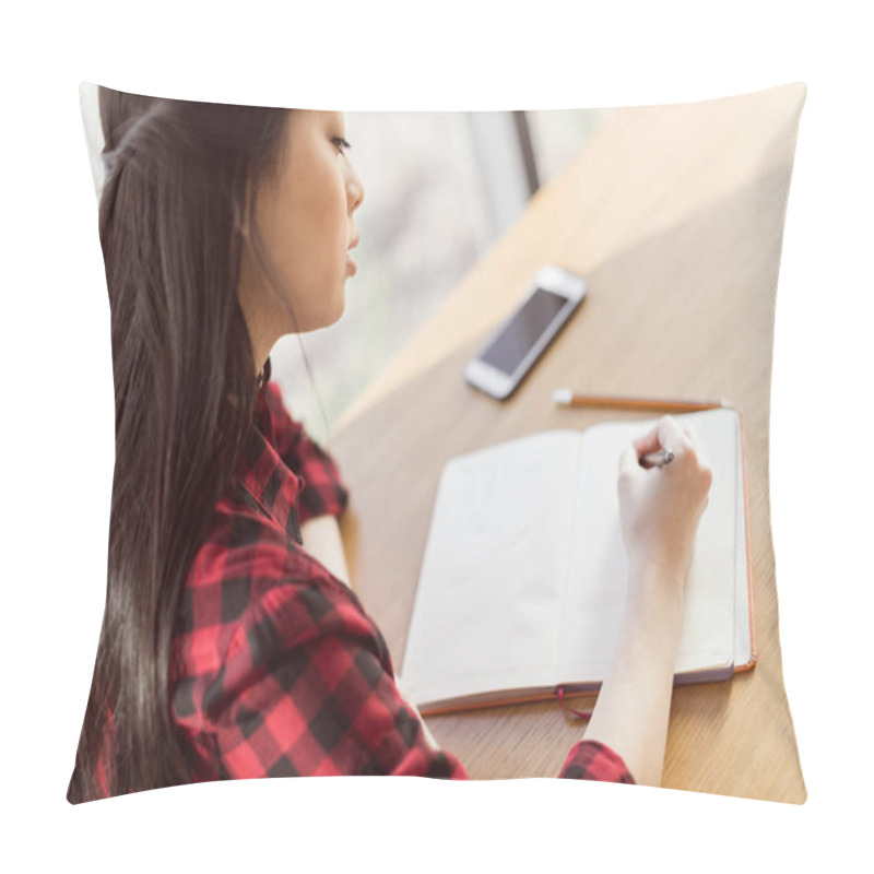 Personality  Asian Student Studying In Cafe Pillow Covers