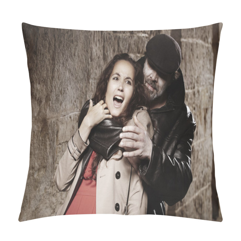 Personality  Screaming Lady Catched By Maniac Pillow Covers