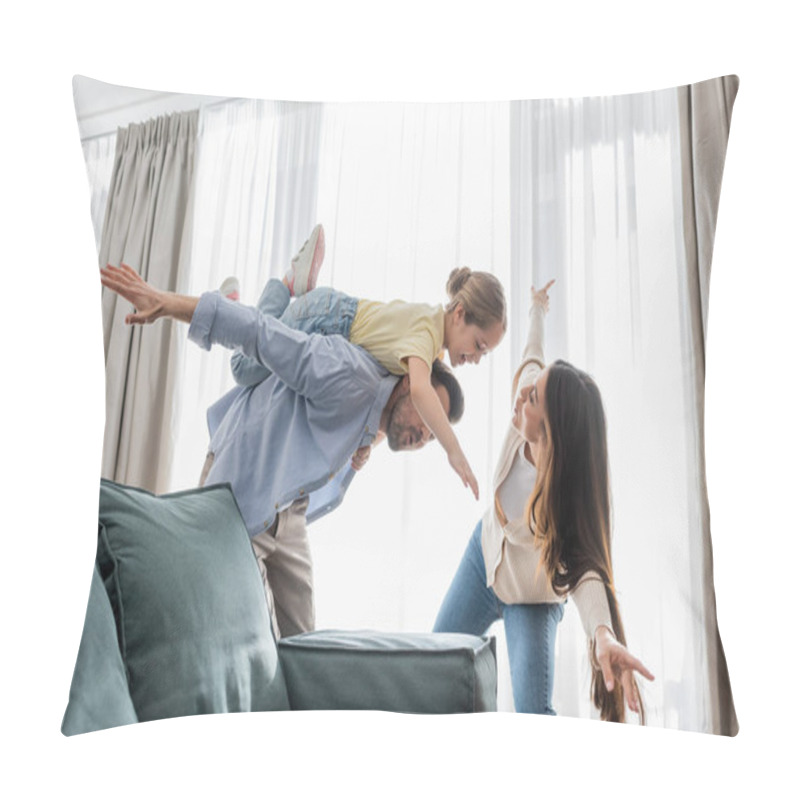 Personality  Joyful Girl Piggybacking On Back Of Father And Imitating Plane With Mom Pillow Covers