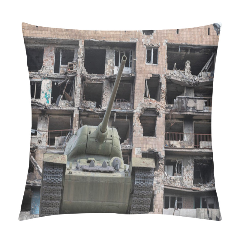 Personality  Military Tank On The City Street War In Ukraine With Russia Pillow Covers