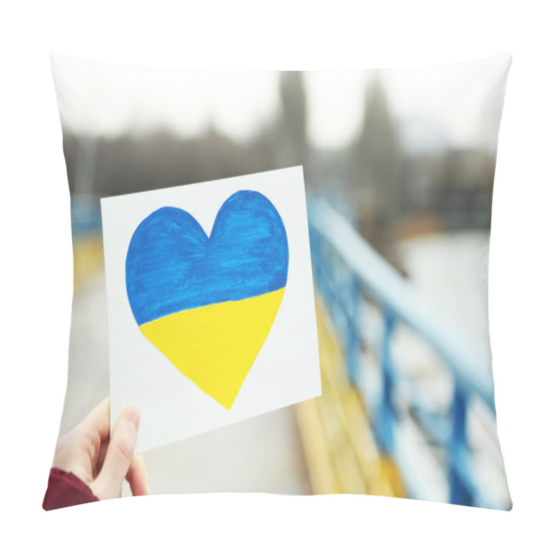 Personality  Heart With Painted Ukraine Flag Pillow Covers