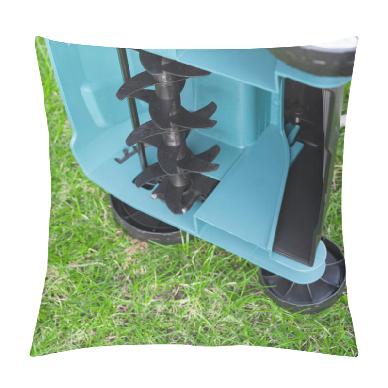 Personality  Scarifier Work Into The Garden Pillow Covers