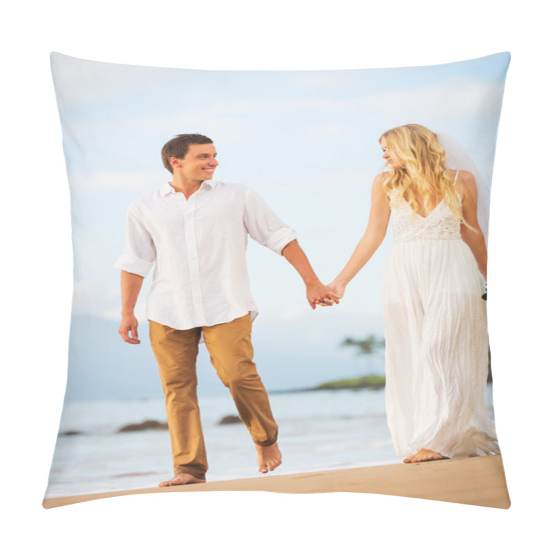 Personality  Bride And Groom, Romantic Newly Married Couple Holding Hands Wal Pillow Covers