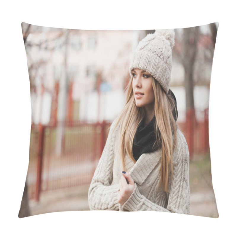 Personality  Fashionable Stylish Girl In White Knit Jacket Pillow Covers