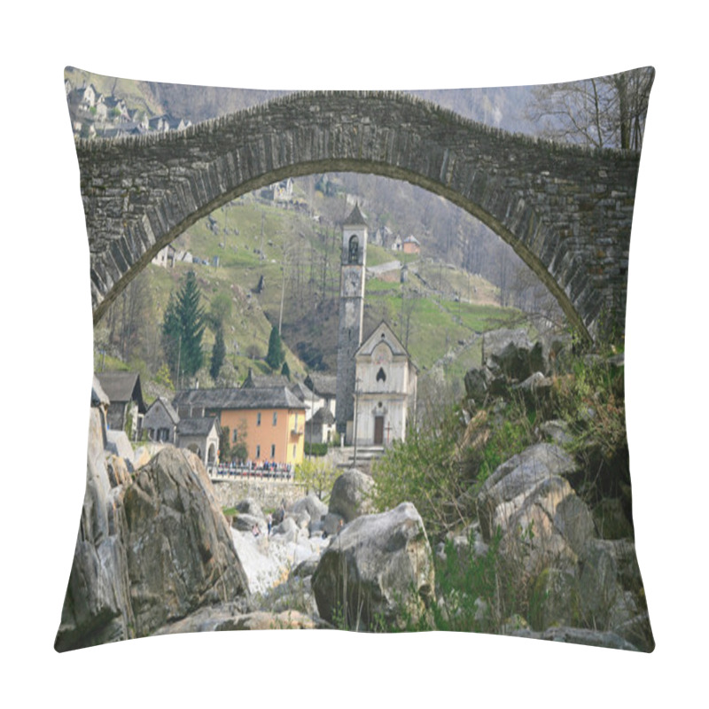 Personality  Ancient Stone Arch Bridge Pillow Covers