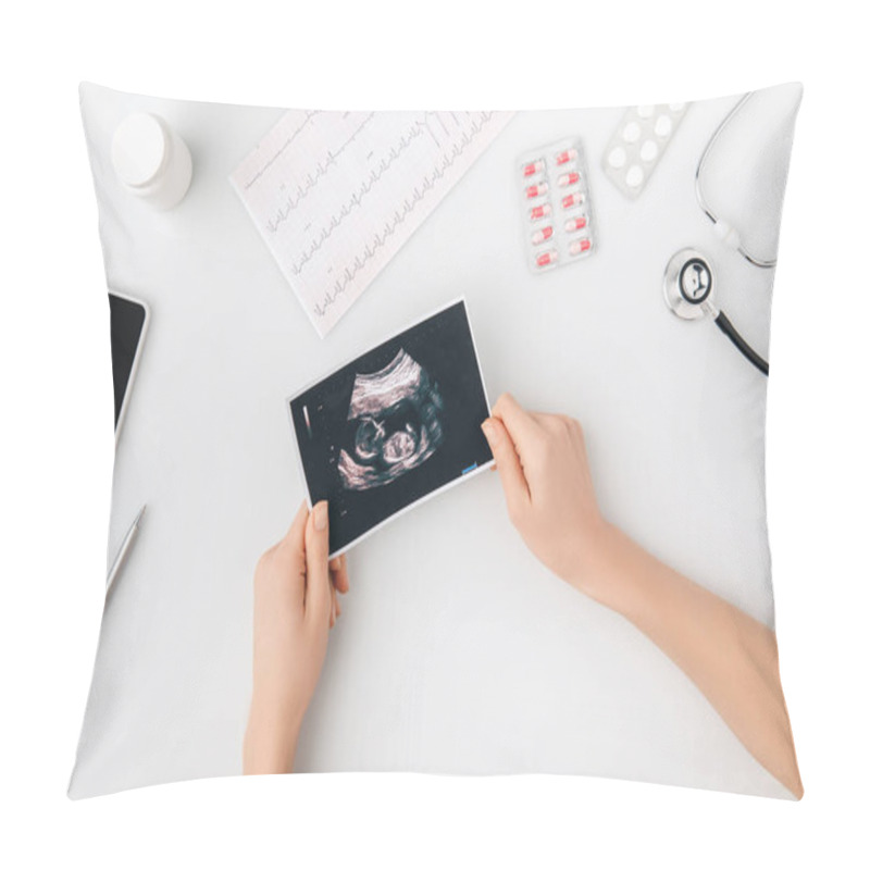 Personality  Top View Of Hand Holding Photo With Internal Organ Screening Isolated On White Background    Pillow Covers