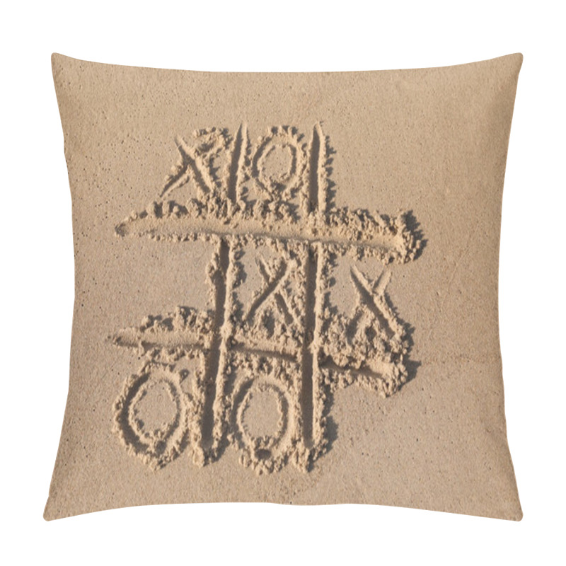 Personality  Tic Tac Toe Game Drawn On Sandy Beach Pillow Covers