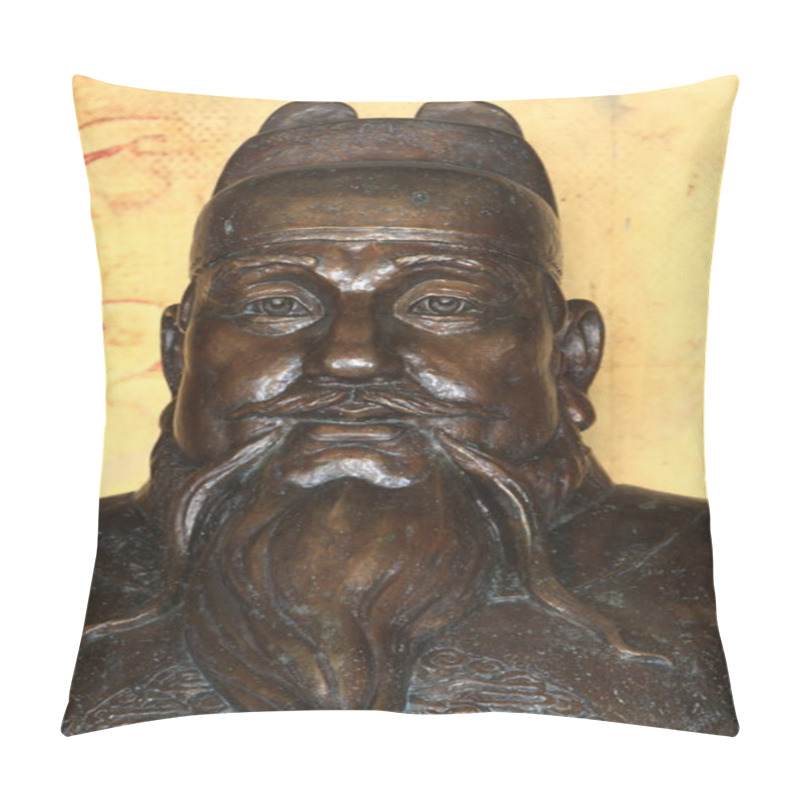 Personality  Statue Of The Emperor Yongle In China Pillow Covers