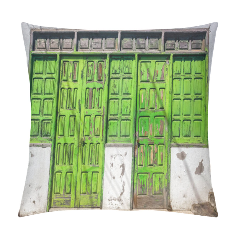 Personality  Old Damaged Wooden Doors Pillow Covers