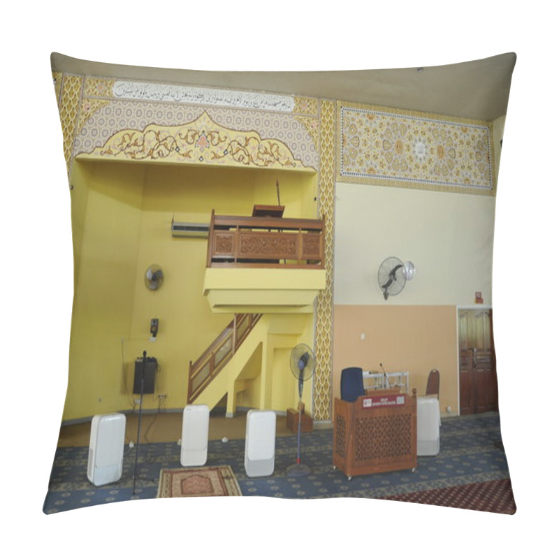 Personality  Masjid Universiti Putra Malaysia At Serdang, Selangor, Malaysia Pillow Covers