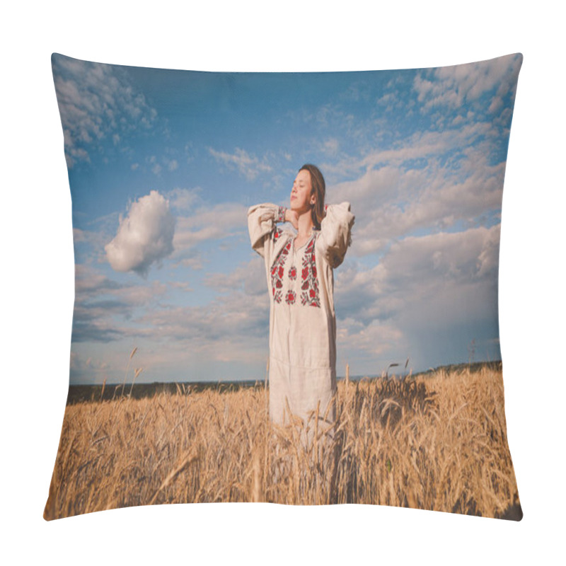 Personality  Teenager In An Embroidered Dress In Nature Pillow Covers