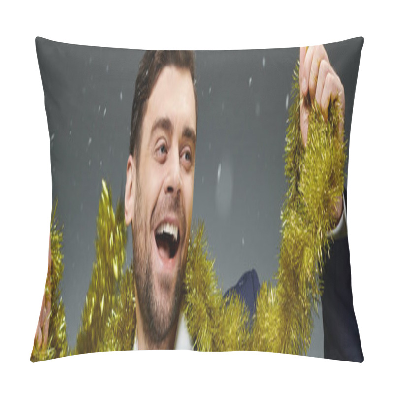 Personality  A Young Man With A Big Smile Enjoys The Festive Atmosphere While Holding Tinsel. Pillow Covers