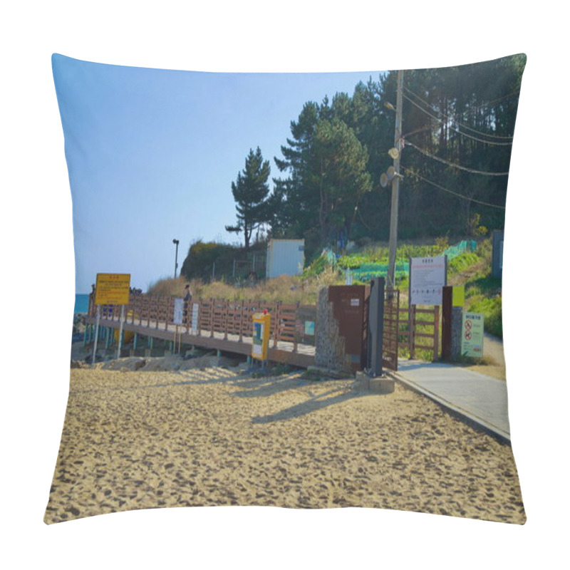 Personality  Sokcho City, South Korea - November 3rd, 2024: The Northern Entrance To The Oeongchi Sea Fragrance Trail Features A Boardwalk Overlooking Oeongchi Beach, Leading Into A Serene Coastal Hiking Path. Pillow Covers