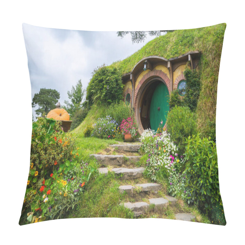 Personality  Hobbiton Movie Set For 