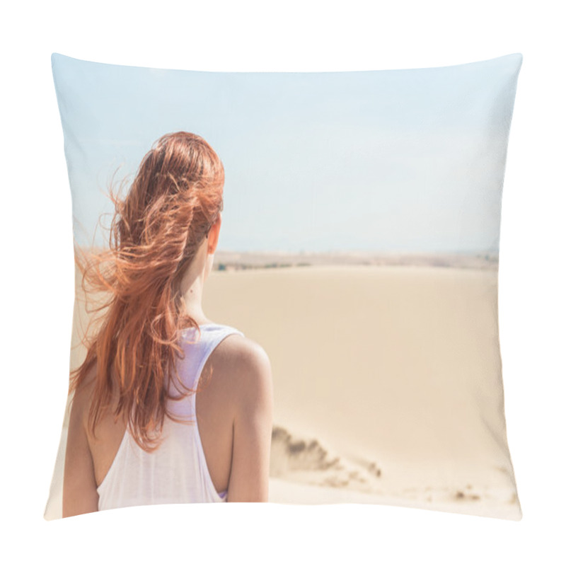 Personality  Beautiful Woman In Sand Dunes Pillow Covers