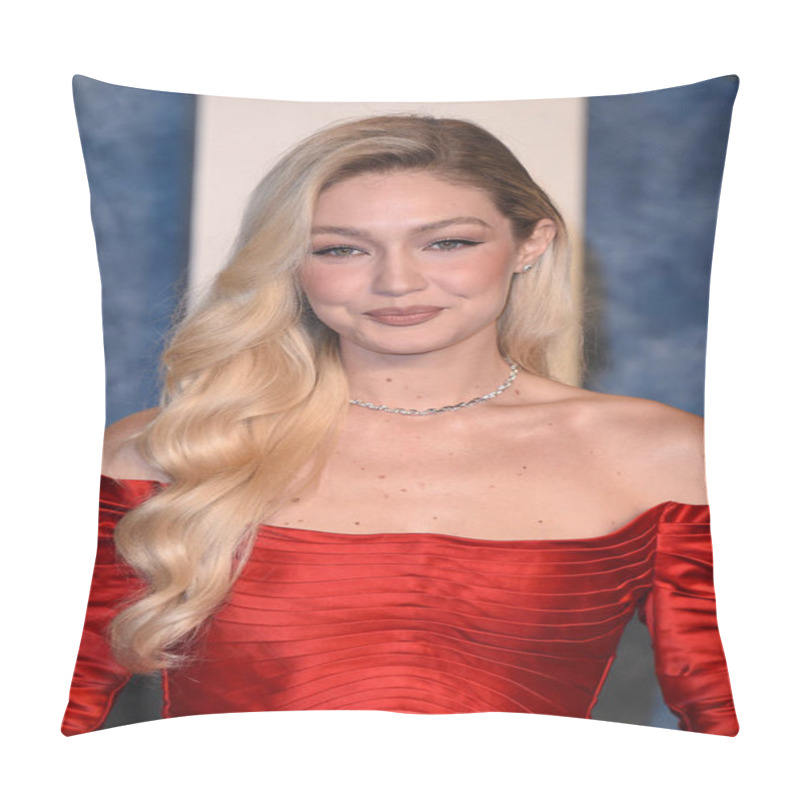 Personality  LOS ANGELES - MAR 12:  Gigi Hadid At The 2023 Vanity Fair Oscar Party At The Wallis Annenberg Center For The Performing Arts On March 12, 2023 In Beverly Hills, CA Pillow Covers