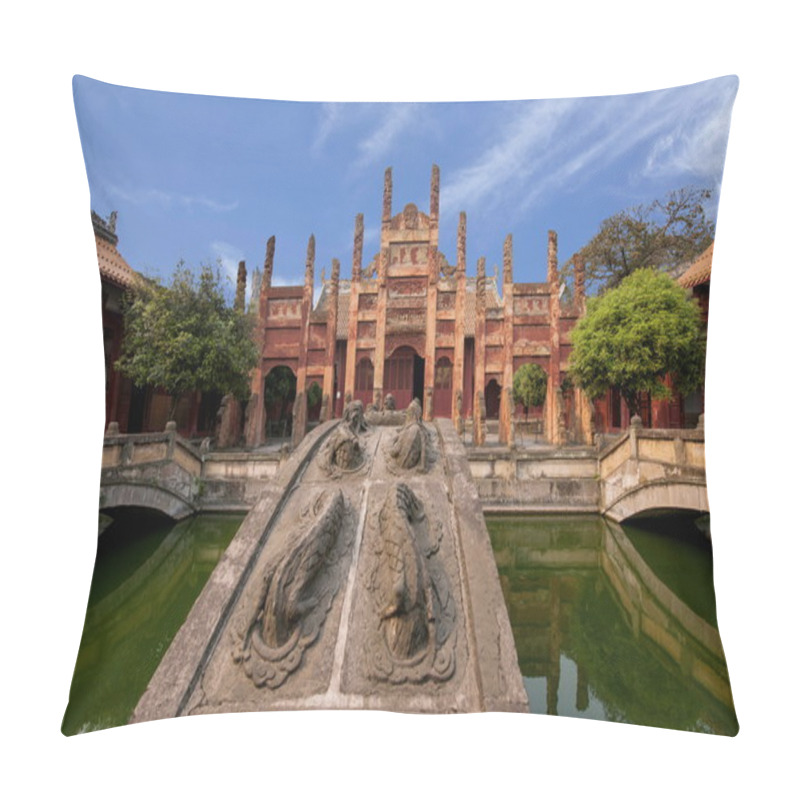 Personality  Fushun Fushun County, Sichuan Province, The Confucian Temple Lattice Door Pillow Covers