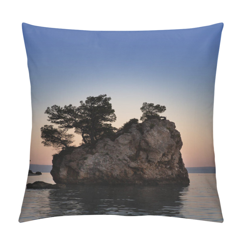 Personality  Relaxing And Romantic Beautiful Summer Dawn With  And Idyllic Sunlight At Adriatic Sea In Dalmatia. Pillow Covers