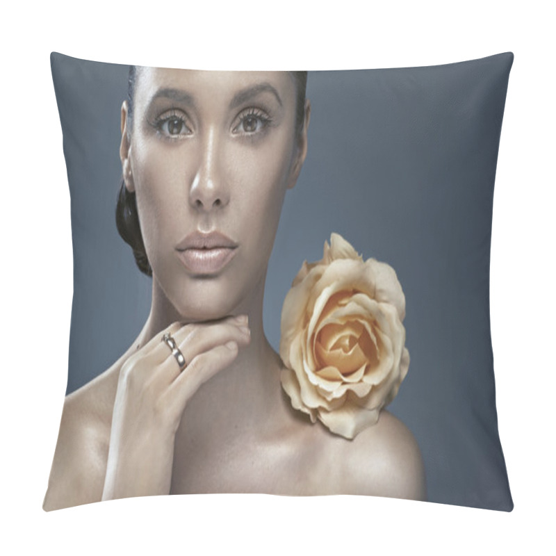 Personality  Portrait Of The Lady With Dark Complexion Pillow Covers