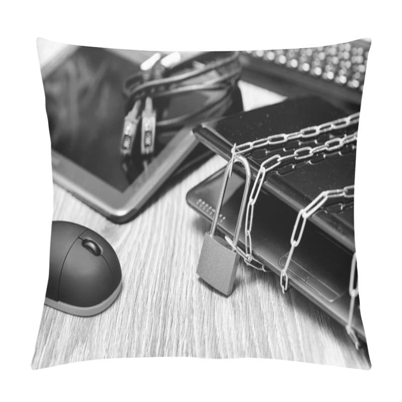 Personality  World Day Without Internet Pillow Covers