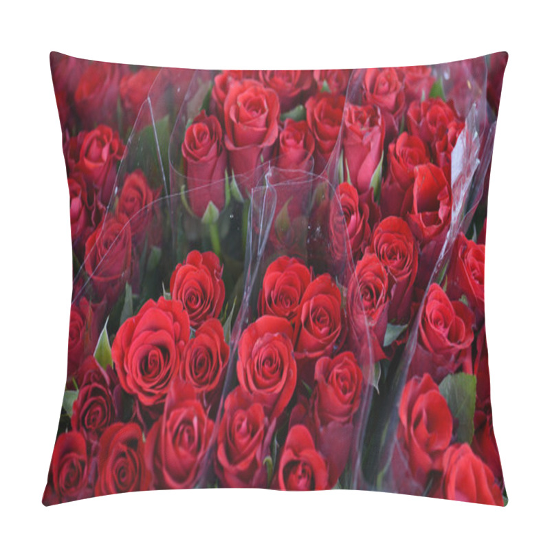 Personality  Bouquets Of Beautiful Roses Pillow Covers