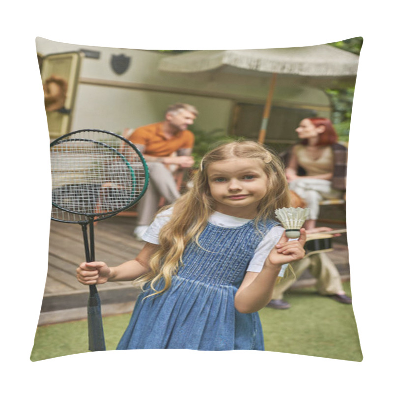 Personality  Girl Showing Badminton Rockets And Shuttlecock Near Family And Trailer Home On Blurred Background Pillow Covers