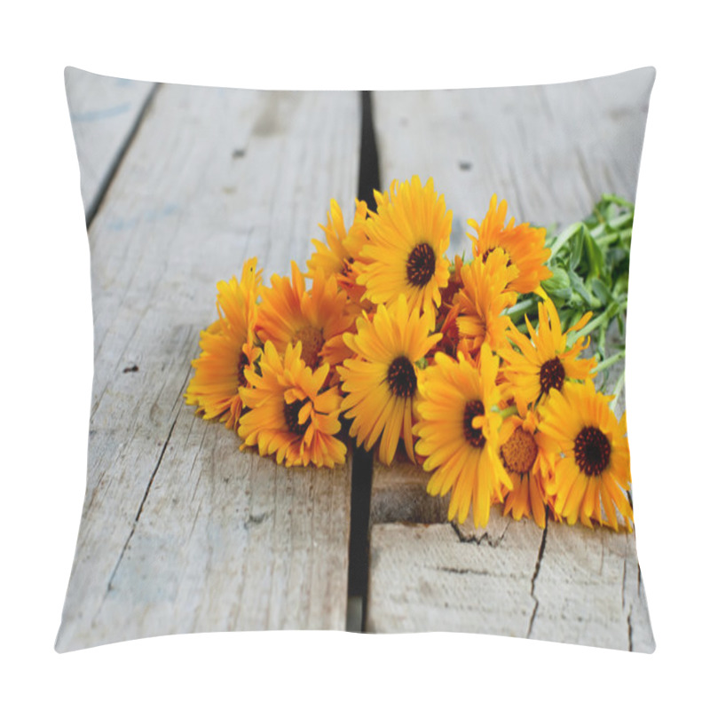 Personality  Calendula Officinalis On The Wooden Background Pillow Covers