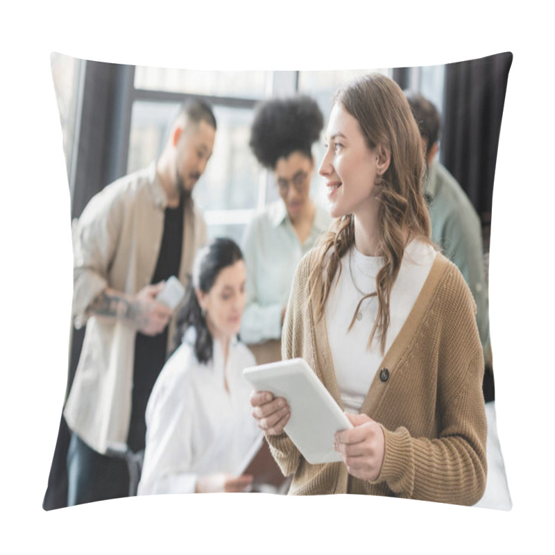 Personality  Cheerful Businesswoman With Tablet Near Blurred Interracial Startup Team, Cultural Diversity Concept Pillow Covers