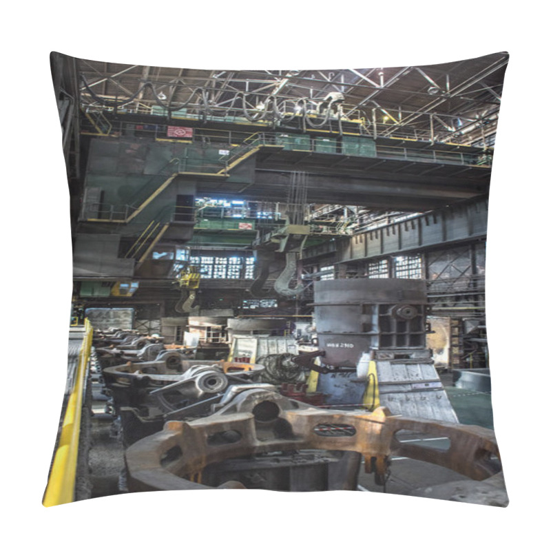 Personality  Vyksa Steel Workshop With The Latest Open-hearth Furnace In Russia Pillow Covers