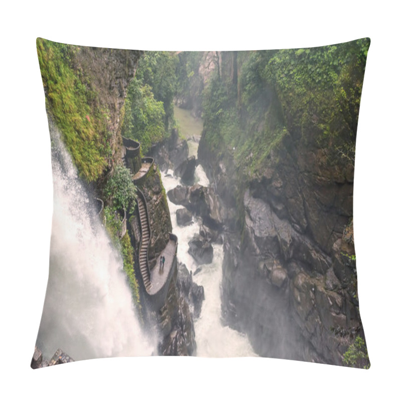 Personality  Pailon Del Diablo, Devil'S Cauldron Waterfall Pillow Covers