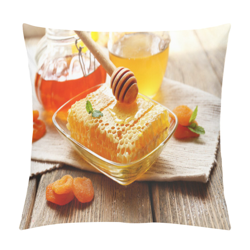 Personality  Fresh Honey On Wooden Table Pillow Covers