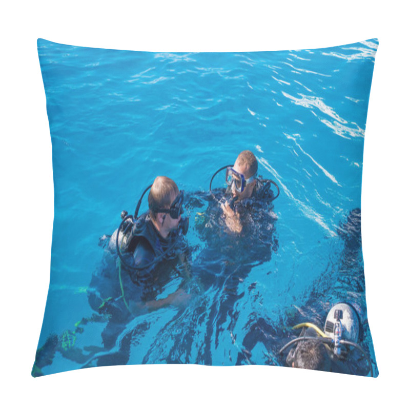 Personality  Instruction In Diving. Red Sea, Egypt Pillow Covers