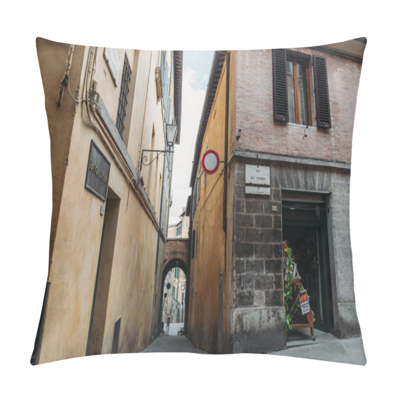 Personality  Narrow Street Pillow Covers