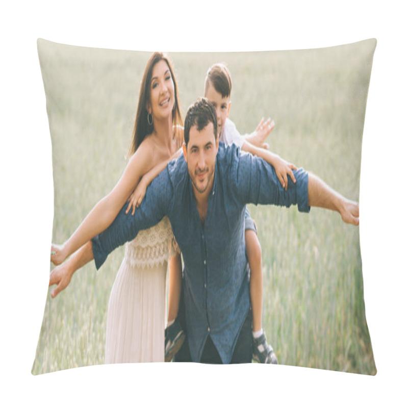 Personality  Father Giving Piggyback To Son In Green Field Pillow Covers