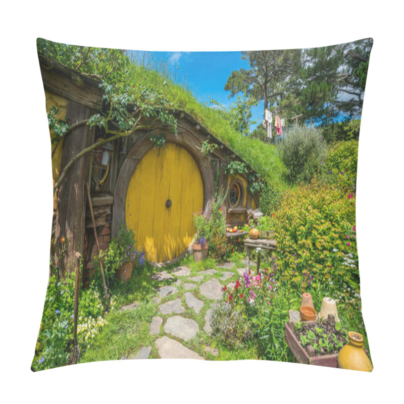 Personality  Hobbiton Movie Set For 