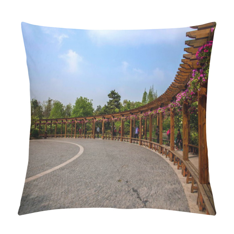 Personality  Yangzhou Slender West Lake Garden Flower Gallery Pillow Covers