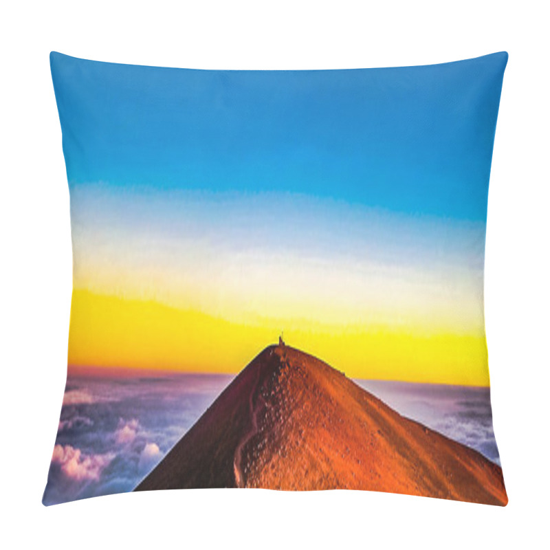 Personality  Sunset On The Summit Of Mauna Kea On The Big Island Of Hawaii  Pillow Covers