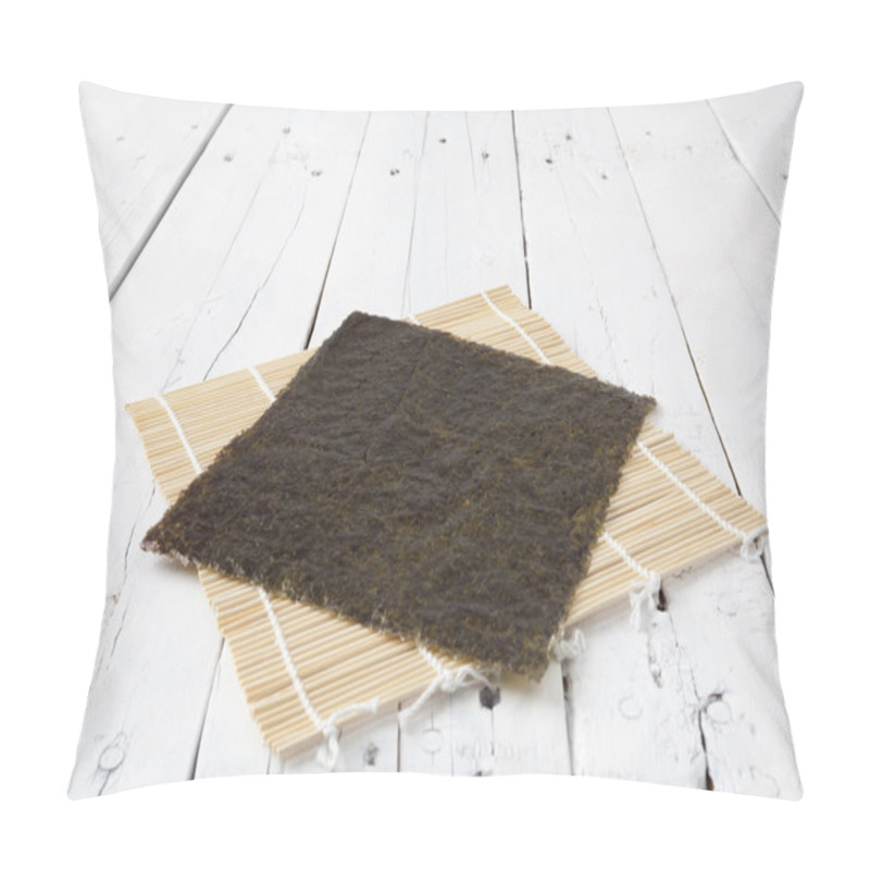 Personality  Nori On Makisu And Table Pillow Covers