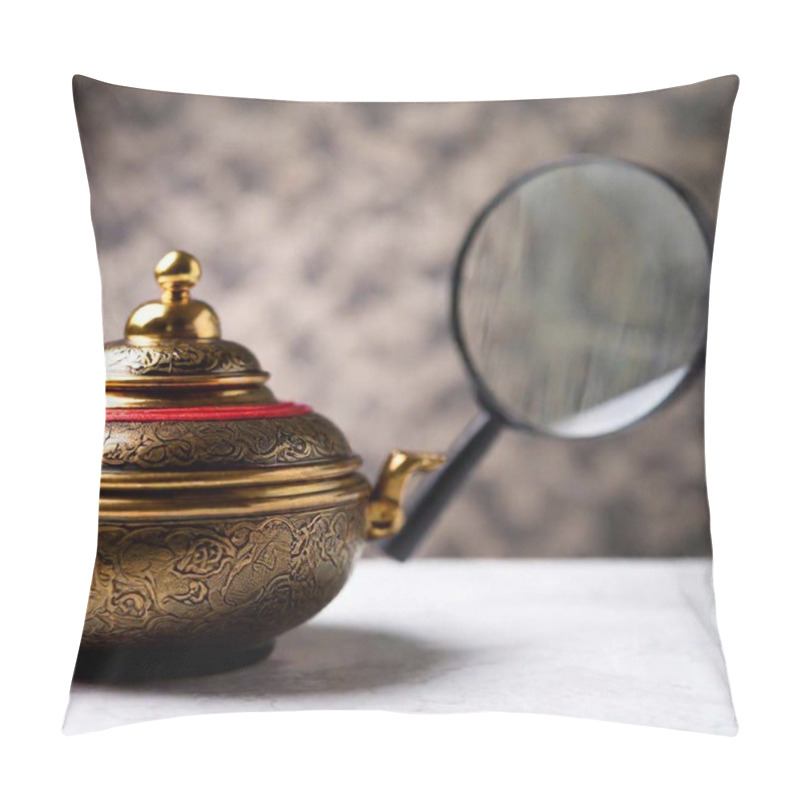 Personality  Look Closely At Chinese Antique With Magnifying Glass Pillow Covers