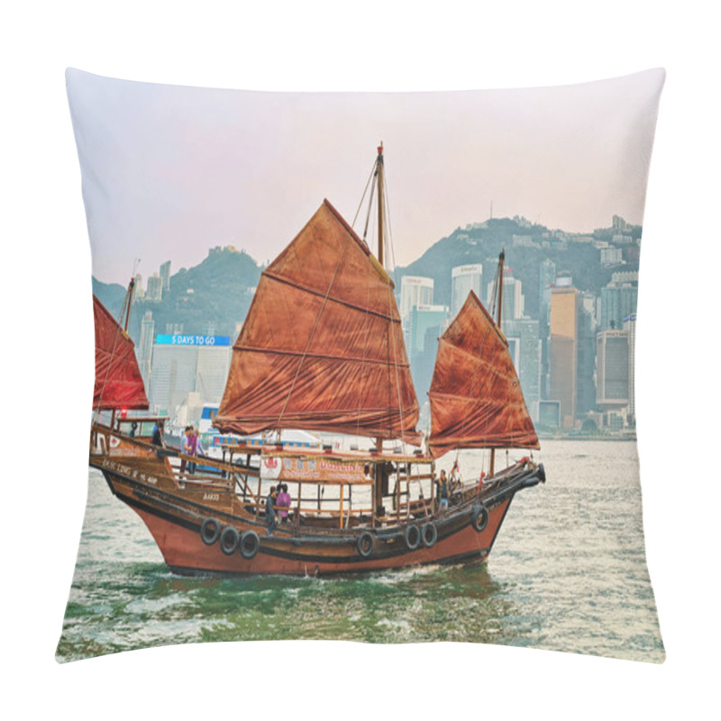 Personality  Junk Boat At Victoria Harbor In Hong Kong At Sunset Pillow Covers